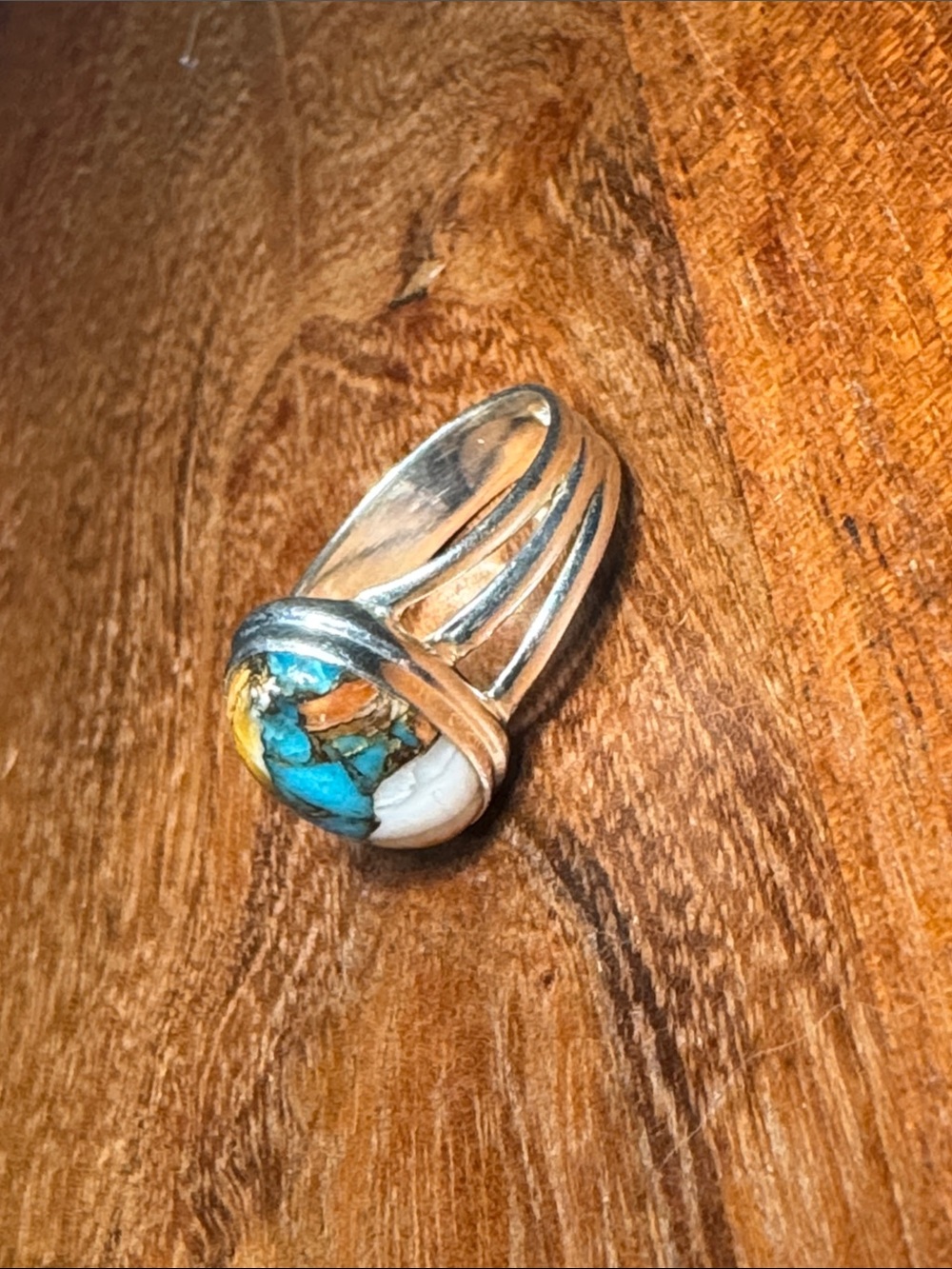925 Sterling Silver Split-Shank Ring with Turquoise, Gold & White Inlay